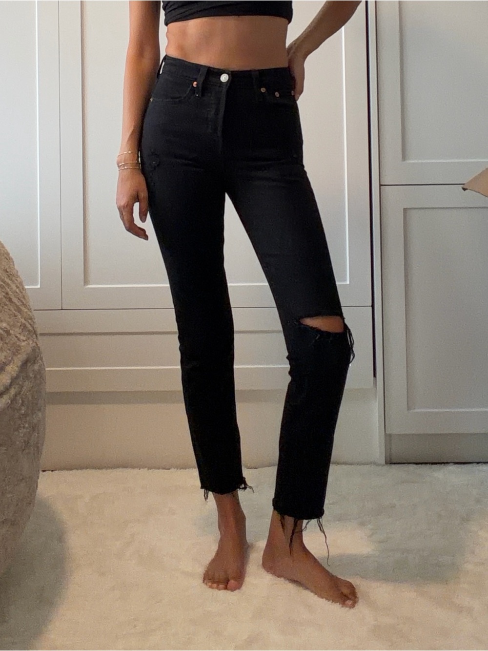 Levi's Black High-Rise Distressed Cropped Skinny Jeans - Picture 1 of 4